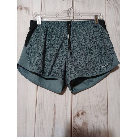Nike Shorts Ladies Medium Running Vented‎ Dri-Fit - Picture 1 of 9